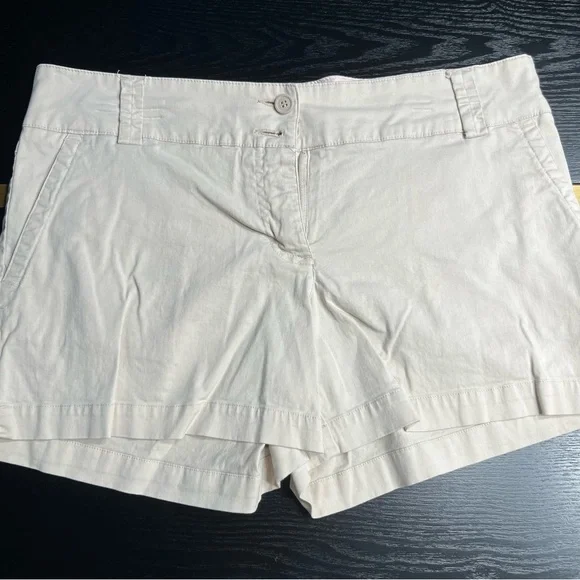 New York & Company Shorts Size 10 Khaki EUC - Picture 10 of 10